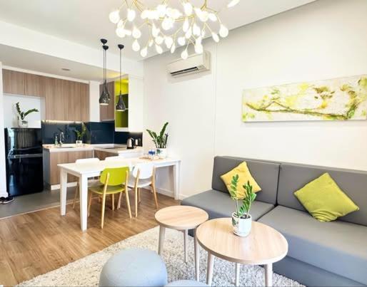 Airport - King Bed - Free Pool & Gym & Kids TP. Hồ Chí Minh