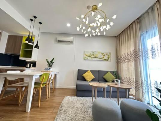 Apartment Airport - King Bed - Free Pool & Gym & Kids