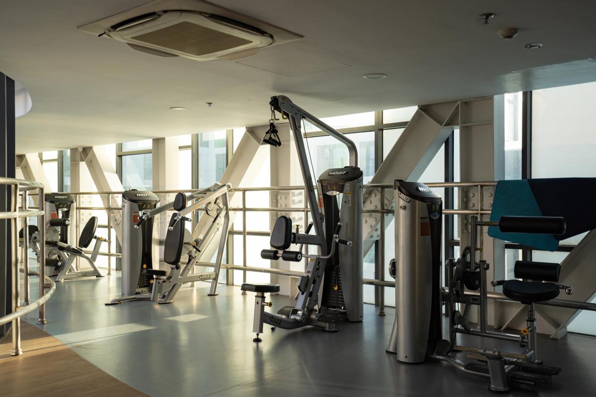 Airport - King Bed - Free Pool & Gym & Kids Ho Chi Minh City