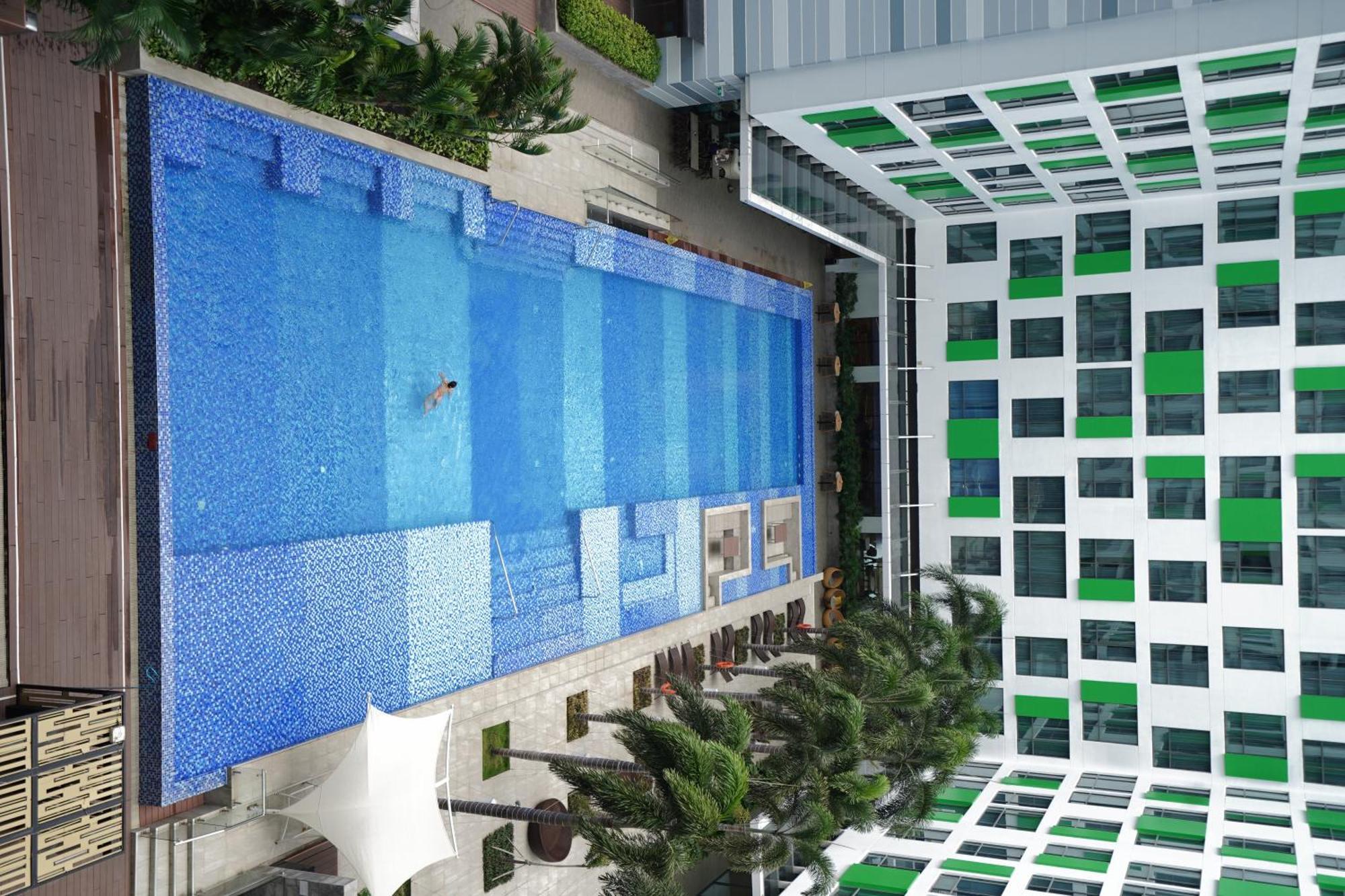 Apartment Airport - King Bed - Free Pool & Gym & Kids